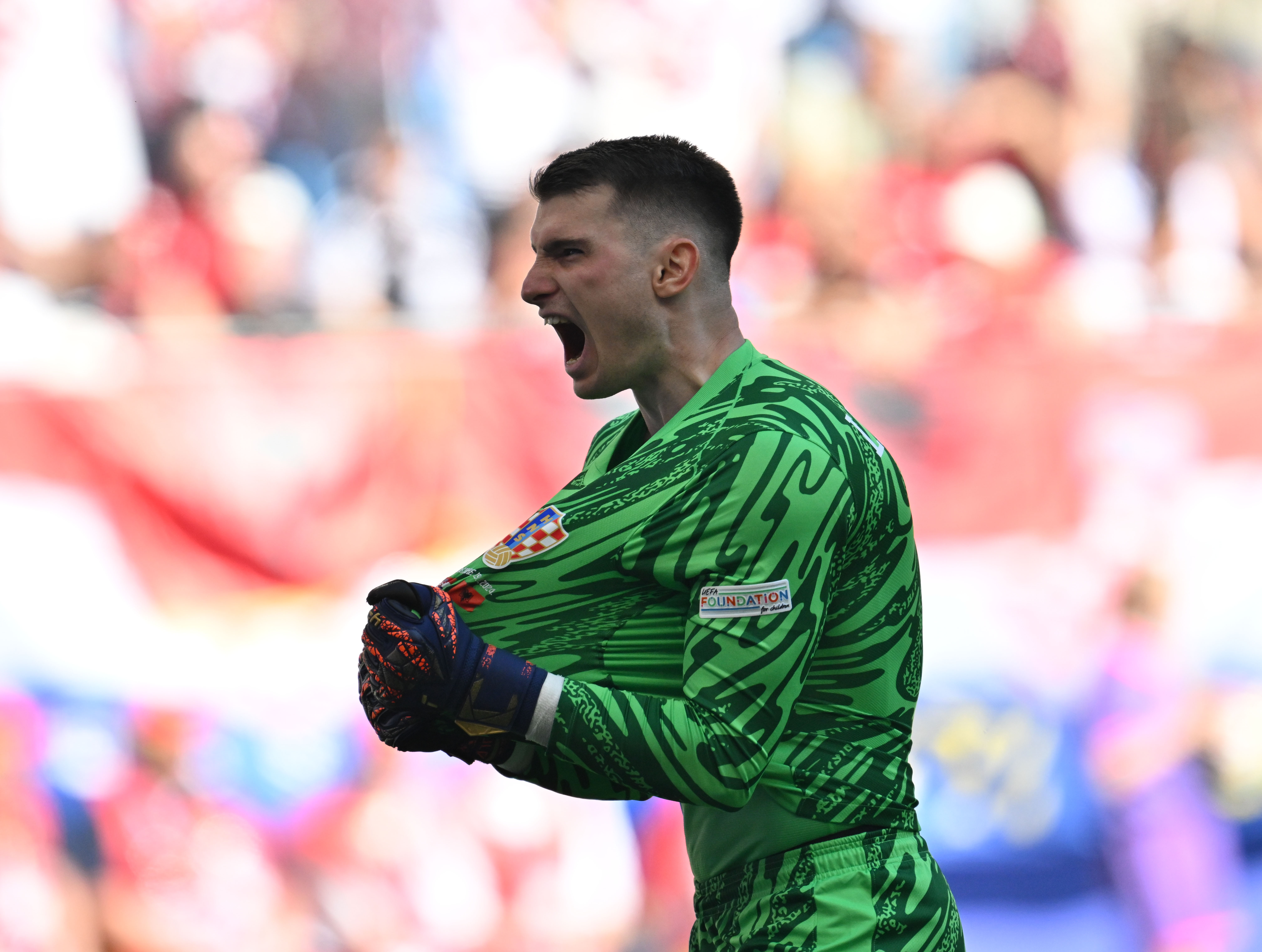 克罗地亚险胜捷克，重获小组出线希望的简单介绍