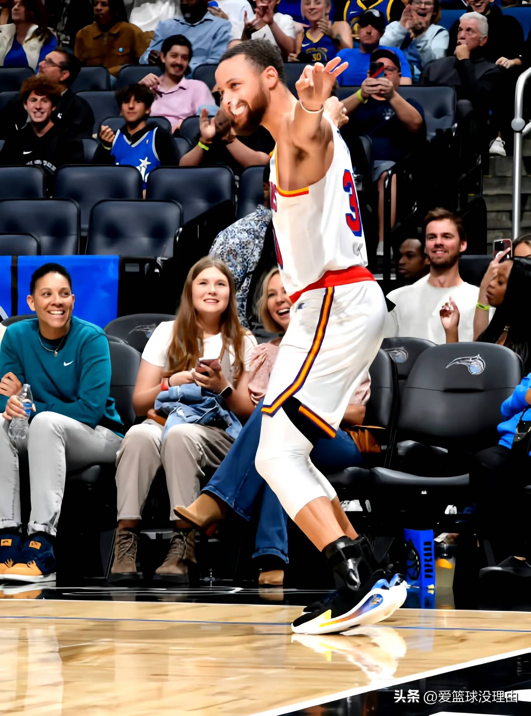 库里意外战胜巴塞罗那，重返赛场引爆全场！的简单介绍