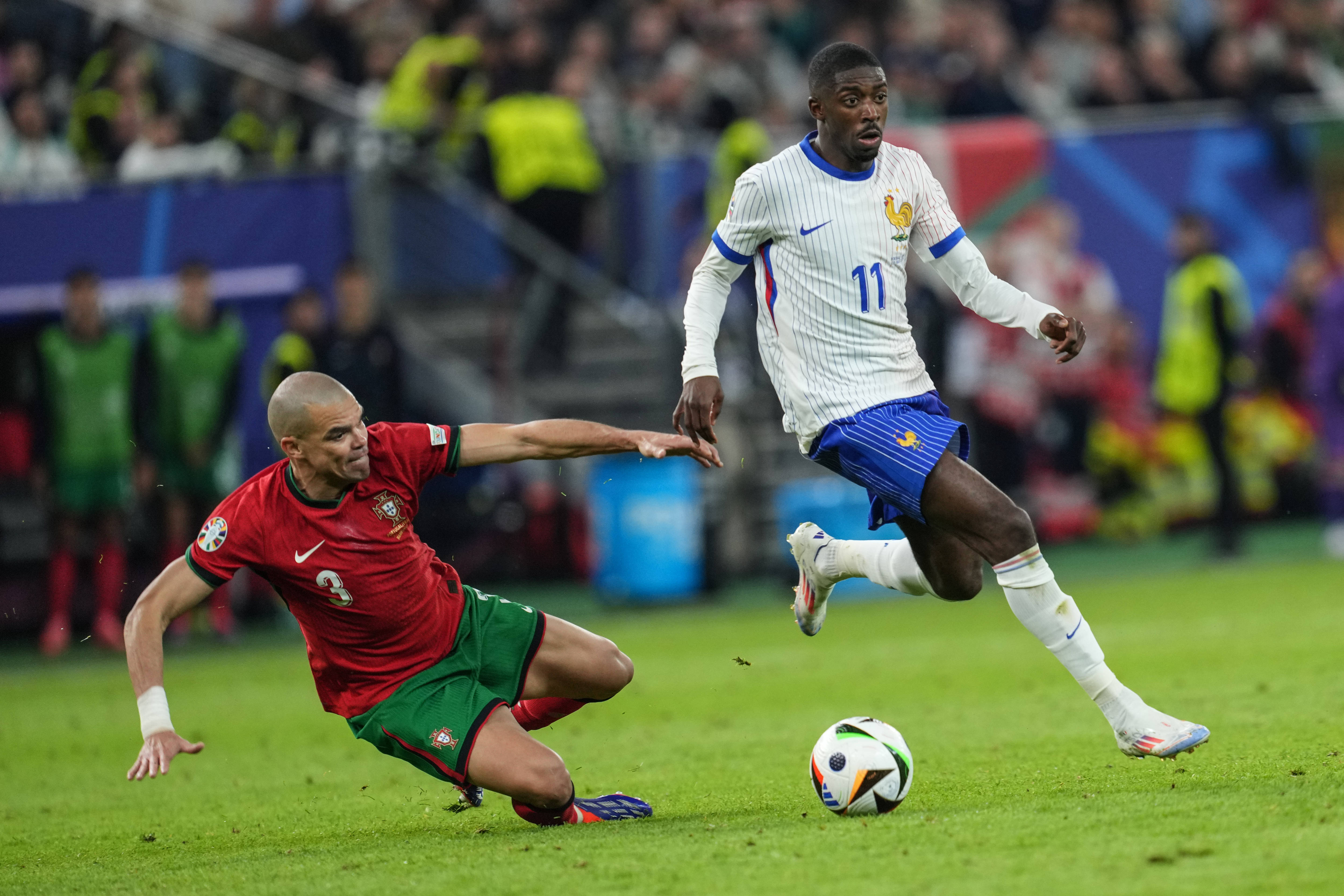 C罗重返赛场，险胜首场状态出色，瑞士队观众沸腾！